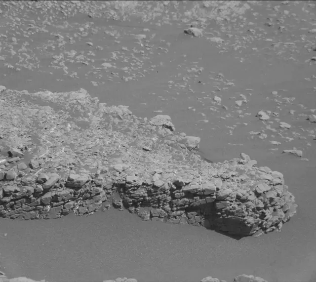 Sol 2590: Mast Camera (Mastcam)