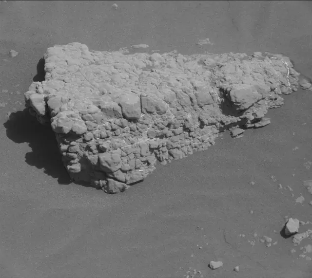 Sol 2591: Mast Camera (Mastcam)