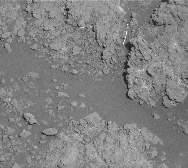 Sol 2591: Mast Camera (Mastcam)