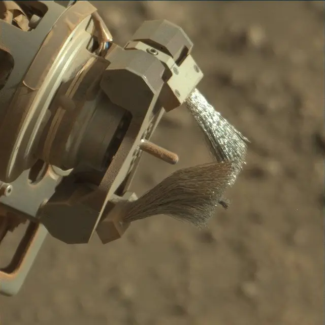 Sol 2591: Mast Camera (Mastcam)