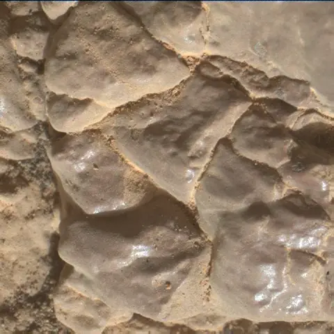 Sol 2591: Mars Hand Lens Imager (MAHLI)