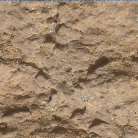Sol 2591: Mars Hand Lens Imager (MAHLI)