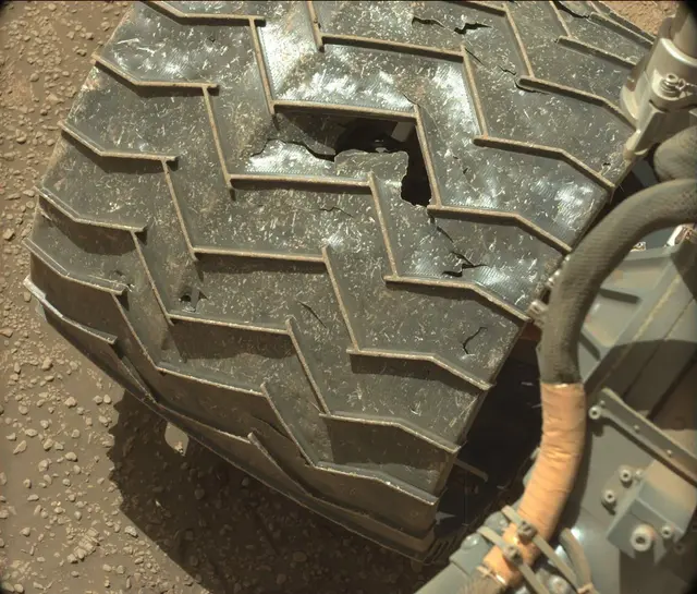 Sol 2592: Mast Camera (Mastcam)