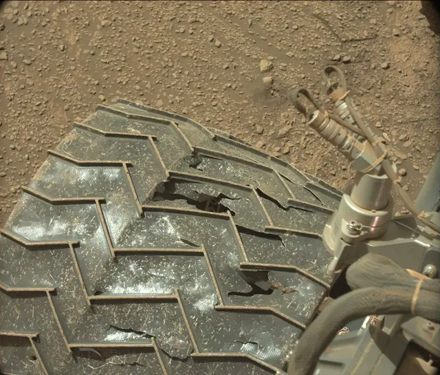 Sol 2592: Mast Camera (Mastcam)