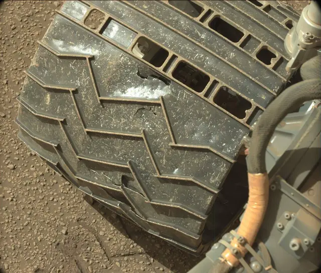 Sol 2592: Mast Camera (Mastcam)