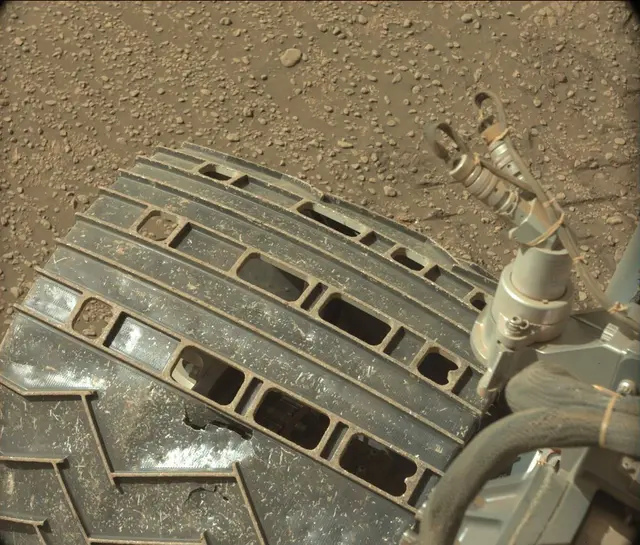 Sol 2592: Mast Camera (Mastcam)