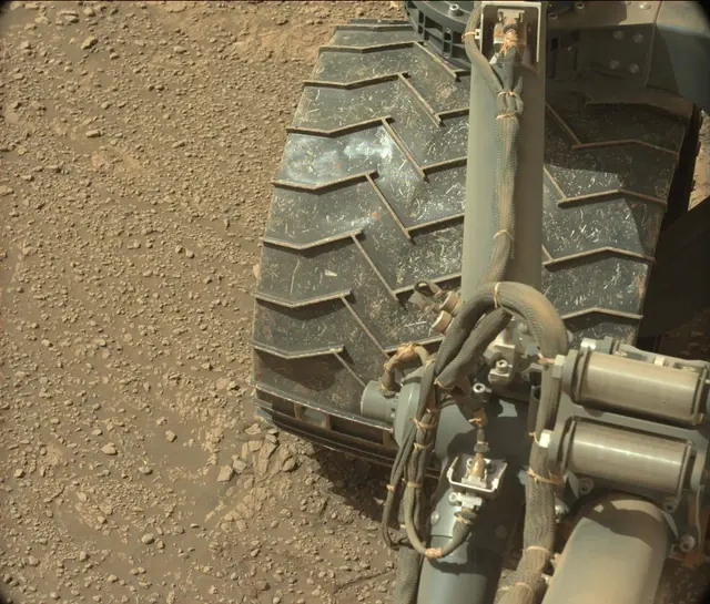 Sol 2592: Mast Camera (Mastcam)