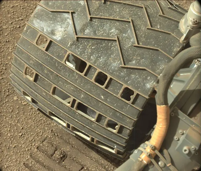 Sol 2592: Mast Camera (Mastcam)