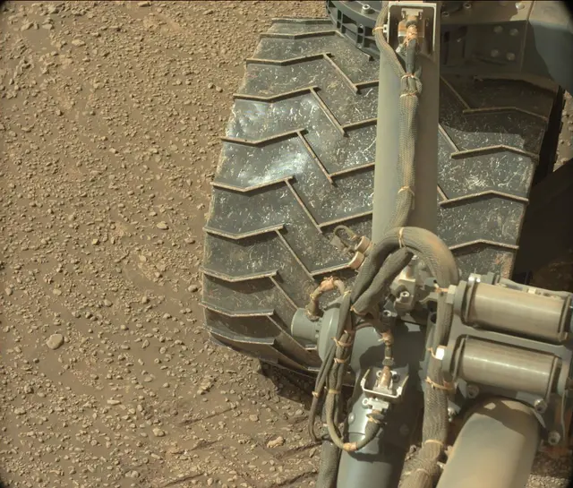 Sol 2592: Mast Camera (Mastcam)