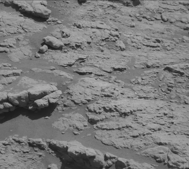 Sol 2592: Mast Camera (Mastcam)