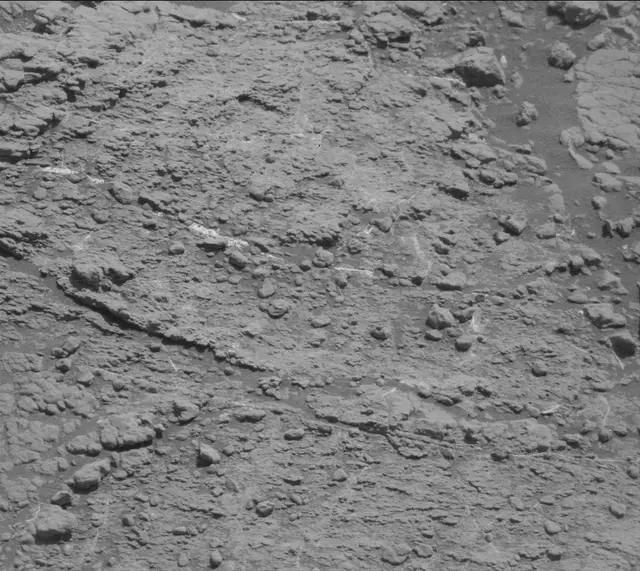 Sol 2592: Mast Camera (Mastcam)