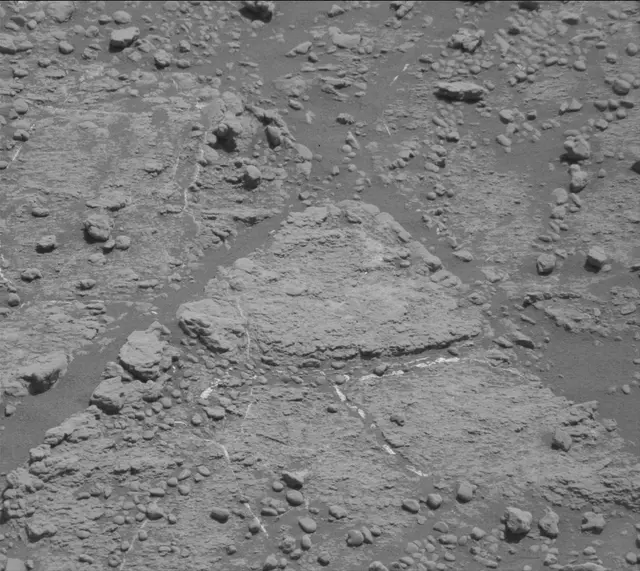 Sol 2592: Mast Camera (Mastcam)