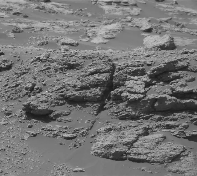 Sol 2592: Mast Camera (Mastcam)