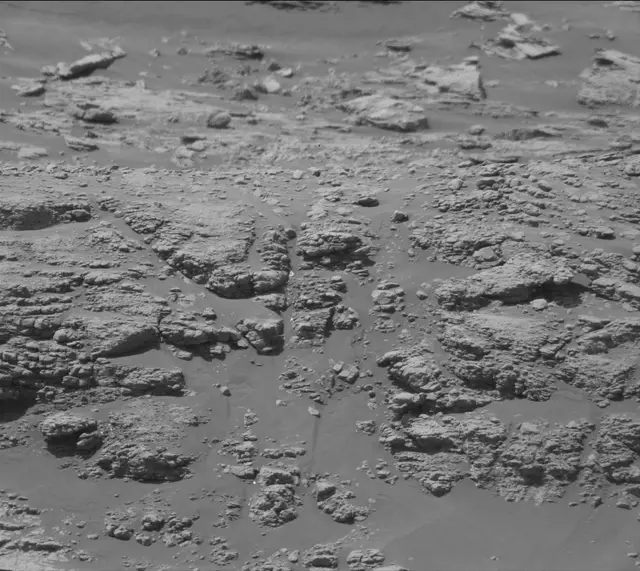 Sol 2592: Mast Camera (Mastcam)