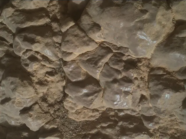 Sol 2592: Mars Hand Lens Imager (MAHLI)
