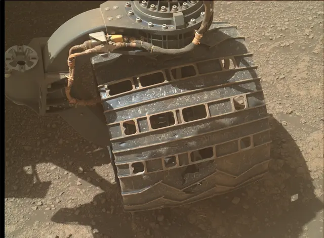 Sol 2592: Mars Hand Lens Imager (MAHLI)