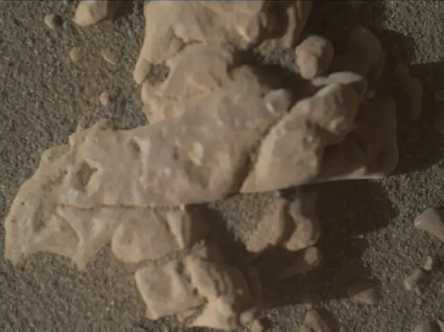 Sol 2594: Mars Hand Lens Imager (MAHLI)