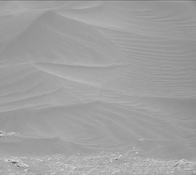 Sol 2595: Mast Camera (Mastcam)