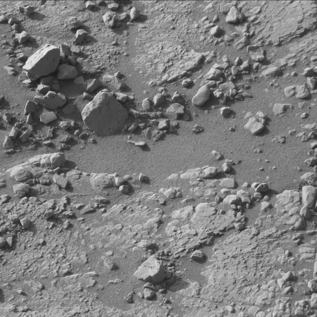 Sol 2595: Mast Camera (Mastcam)