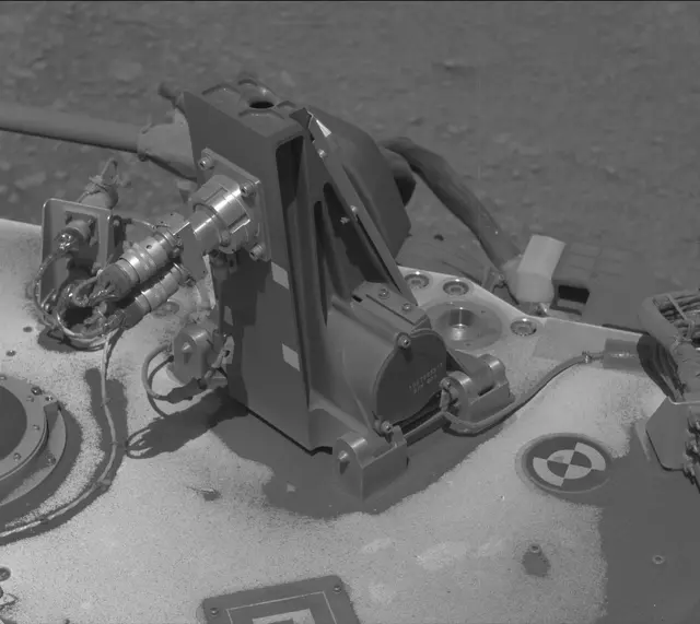 Sol 2596: Mast Camera (Mastcam)
