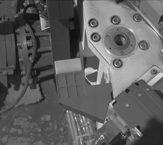 Sol 2596: Mast Camera (Mastcam)
