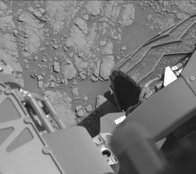 Sol 2596: Mast Camera (Mastcam)