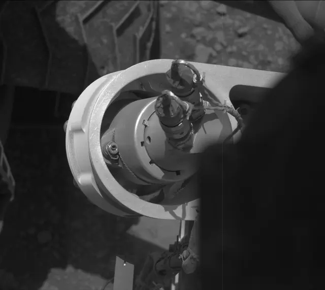 Sol 2596: Mast Camera (Mastcam)