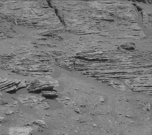 Sol 2597: Mast Camera (Mastcam)