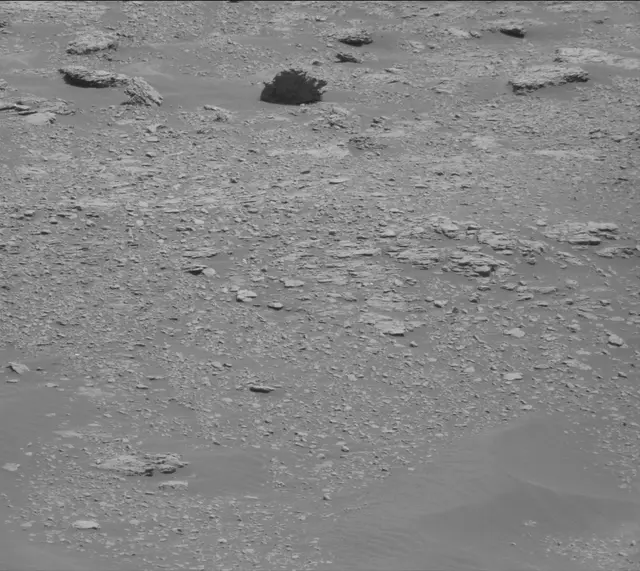 Sol 2597: Mast Camera (Mastcam)