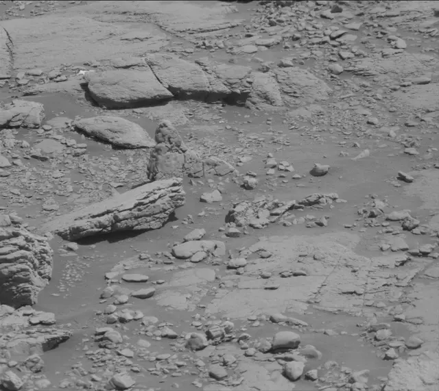Sol 2597: Mast Camera (Mastcam)