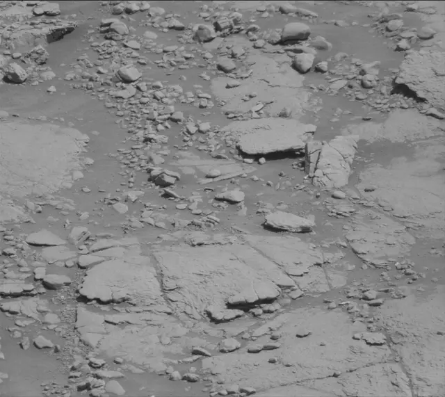 Sol 2597: Mast Camera (Mastcam)