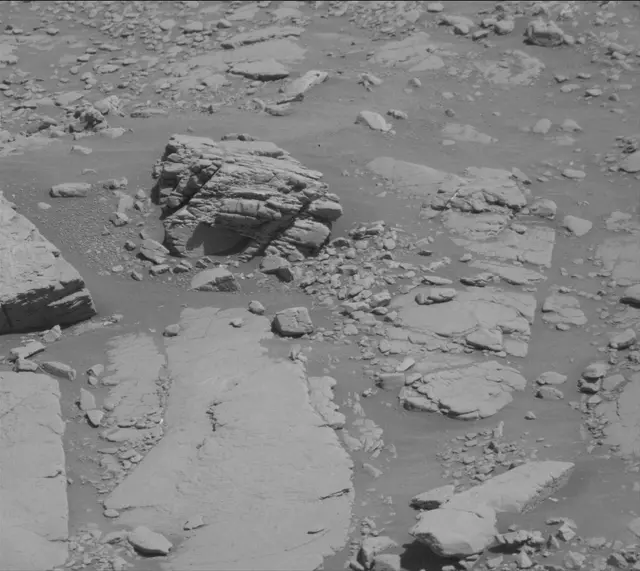 Sol 2597: Mast Camera (Mastcam)