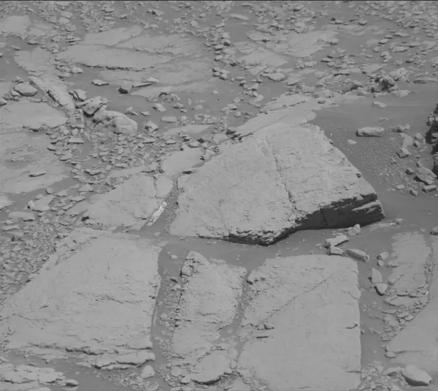 Sol 2597: Mast Camera (Mastcam)