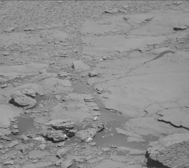 Sol 2597: Mast Camera (Mastcam)