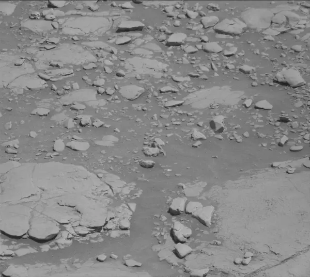Sol 2597: Mast Camera (Mastcam)