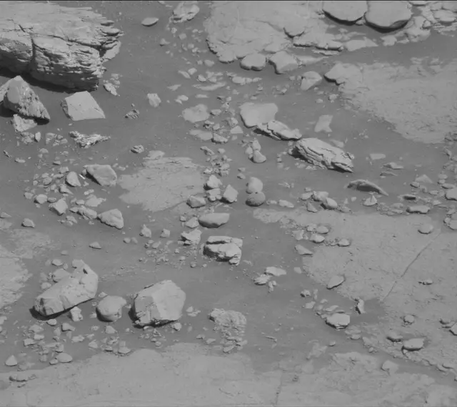 Sol 2597: Mast Camera (Mastcam)