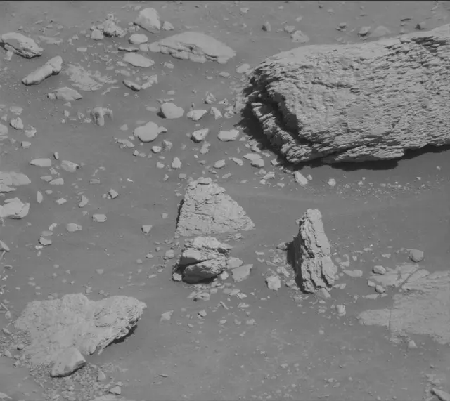Sol 2597: Mast Camera (Mastcam)