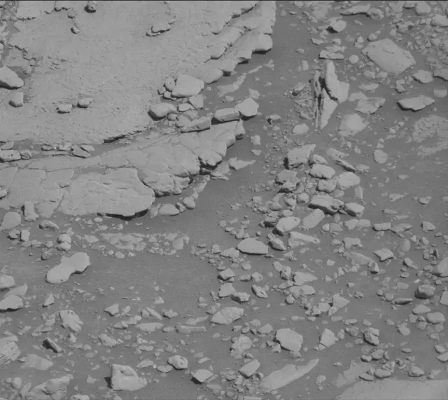Sol 2597: Mast Camera (Mastcam)