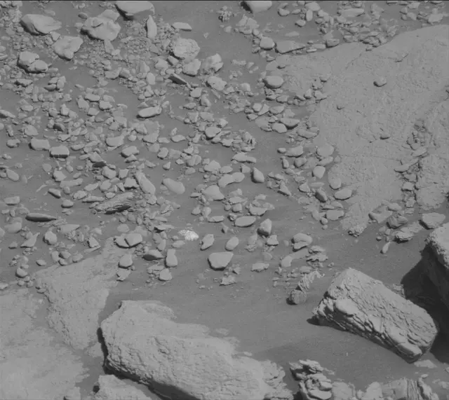 Sol 2597: Mast Camera (Mastcam)