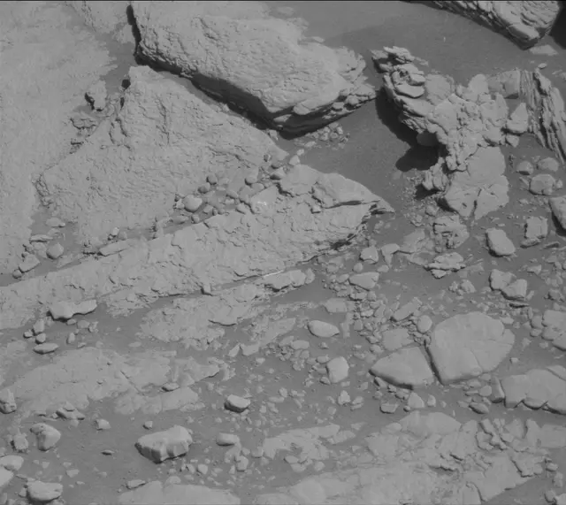 Sol 2597: Mast Camera (Mastcam)
