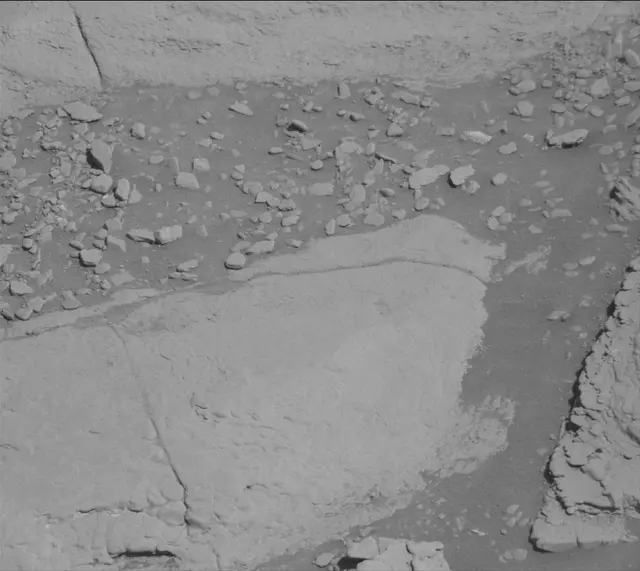 Sol 2597: Mast Camera (Mastcam)
