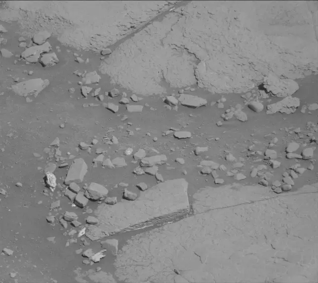 Sol 2597: Mast Camera (Mastcam)