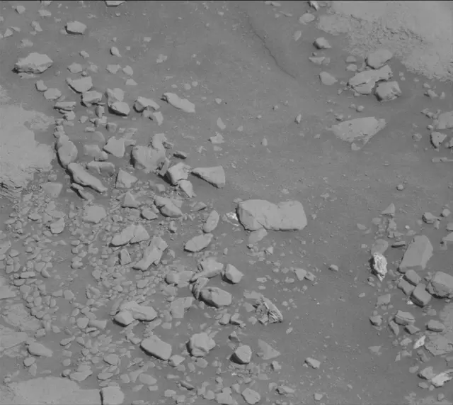 Sol 2597: Mast Camera (Mastcam)