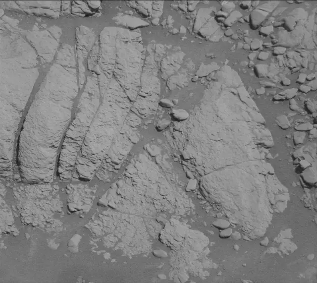 Sol 2597: Mast Camera (Mastcam)