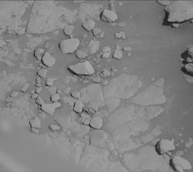 Sol 2597: Mast Camera (Mastcam)