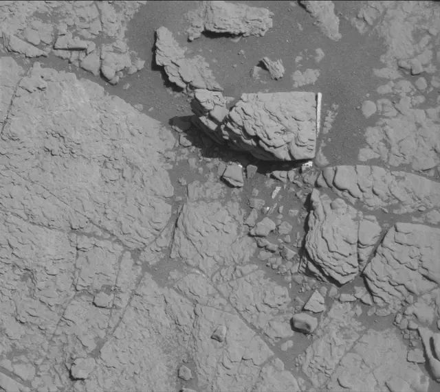 Sol 2597: Mast Camera (Mastcam)