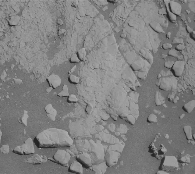 Sol 2597: Mast Camera (Mastcam)