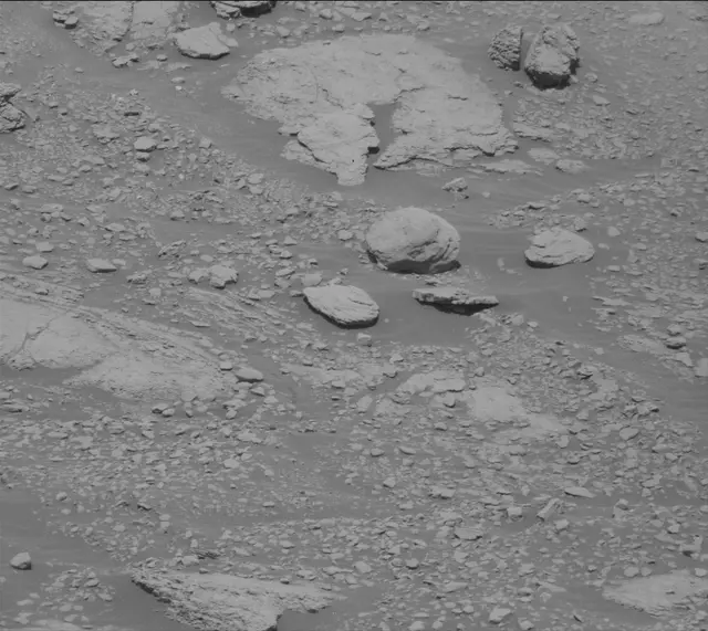 Sol 2600: Mast Camera (Mastcam)