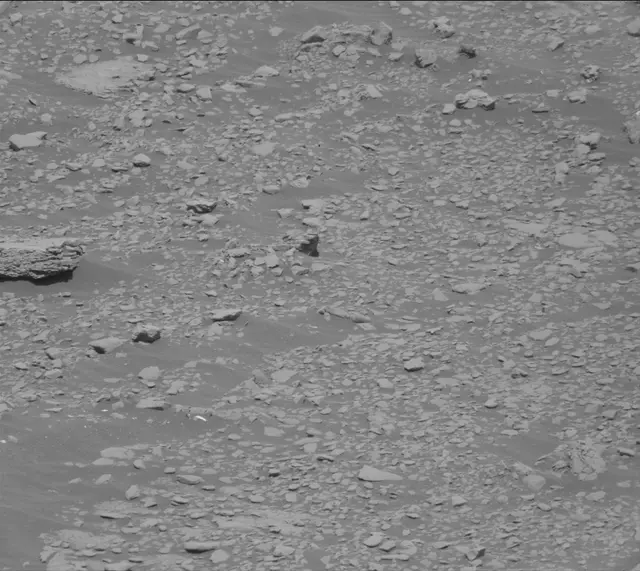 Sol 2600: Mast Camera (Mastcam)