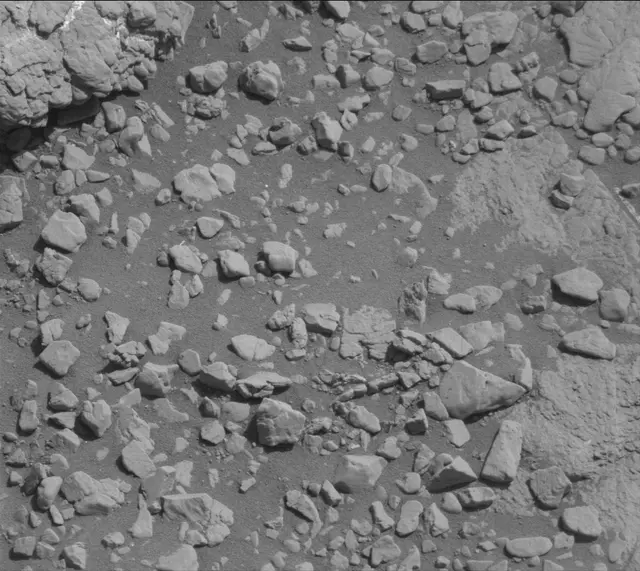 Sol 2601: Mast Camera (Mastcam)